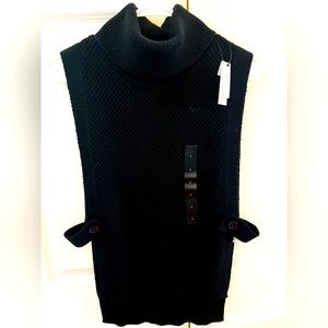 NWT - Banana Republic Women’s Sweater Vest. Never worn. Size small.